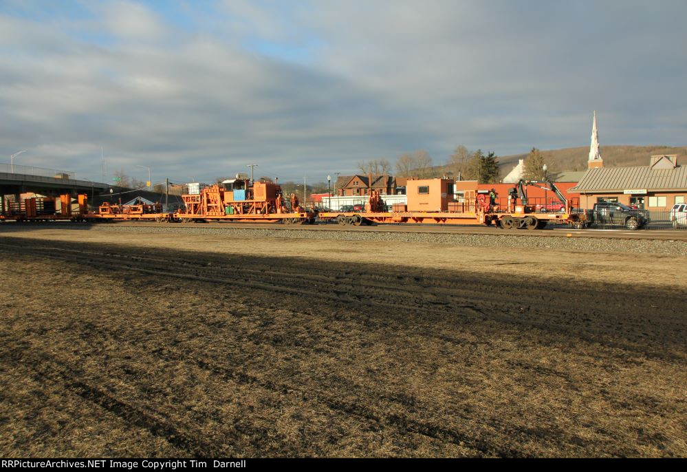 NS 905986 on rail train 920